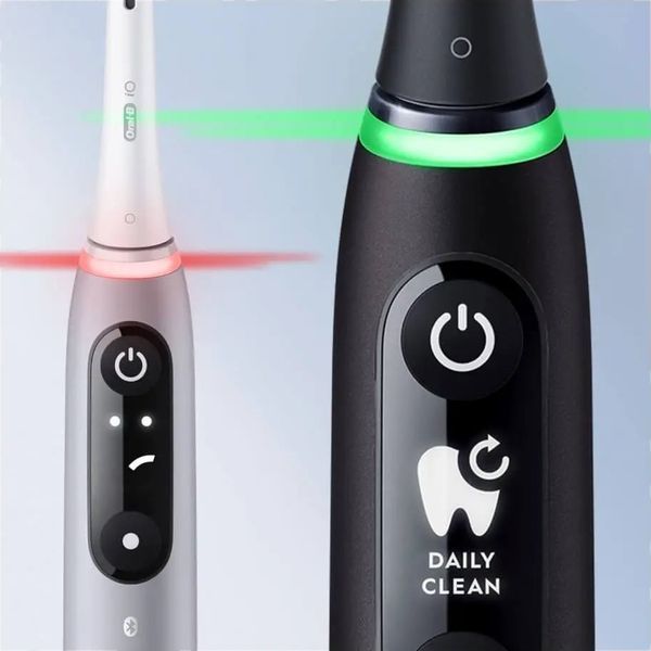 Електрична зубна щітка Oral-B iO Series 6 iOM6.1B6.3DK Black 532932 фото