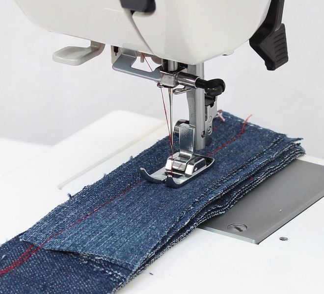 Швейная машинка электромеханическая Janome Easy Jeans Heavy Duty 523 612350 фото