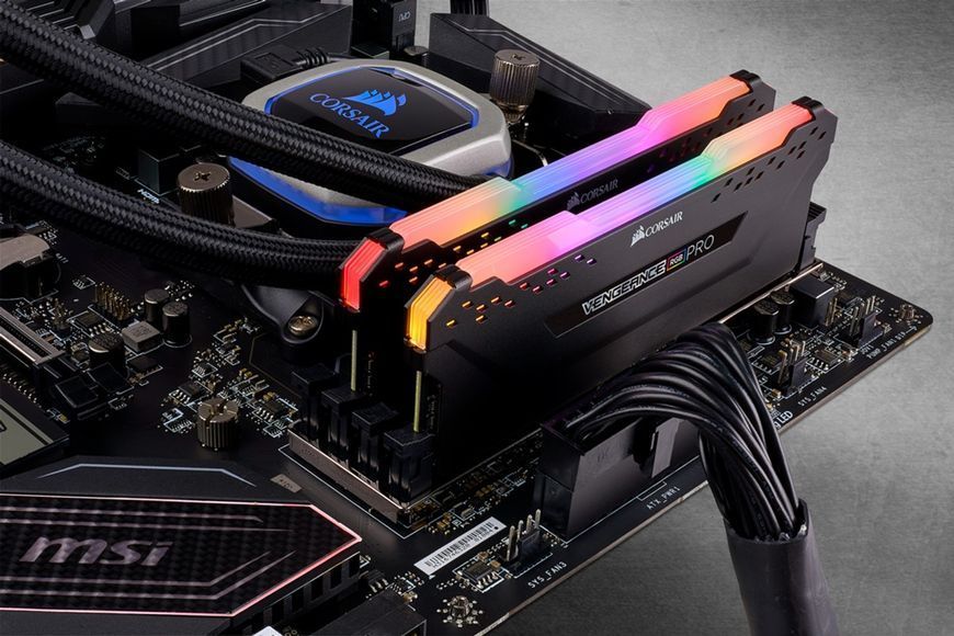 Пам'ять для настільних комп'ютерів Corsair 16 GB (2x8GB) DDR4 3200 MHz Vengeance RGB Pro Black (CMW16GX4M2C3200C16) 338319 фото