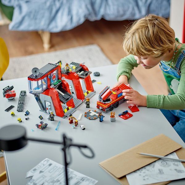 Блочный конструктор LEGO City Пожарное депо с пожарной машиной (60414) 613916 фото