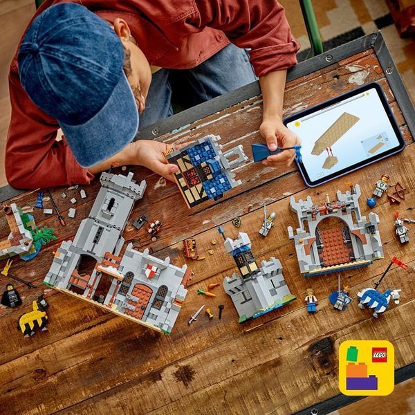 Блочный конструктор LEGO Creator Средневековый замок с рыцарем на коне (31168) 613375ua фото