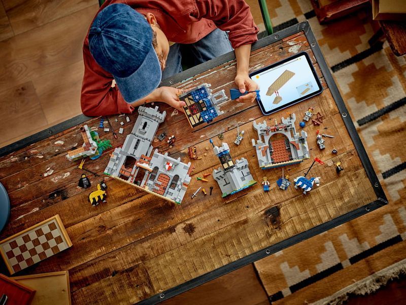 Блочный конструктор LEGO Creator Средневековый замок с рыцарем на коне (31168) 613375ua фото